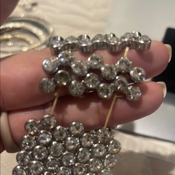 Silver Bracelet Jewelry with Elegant Design and Durable Material - Picture 2 of 2